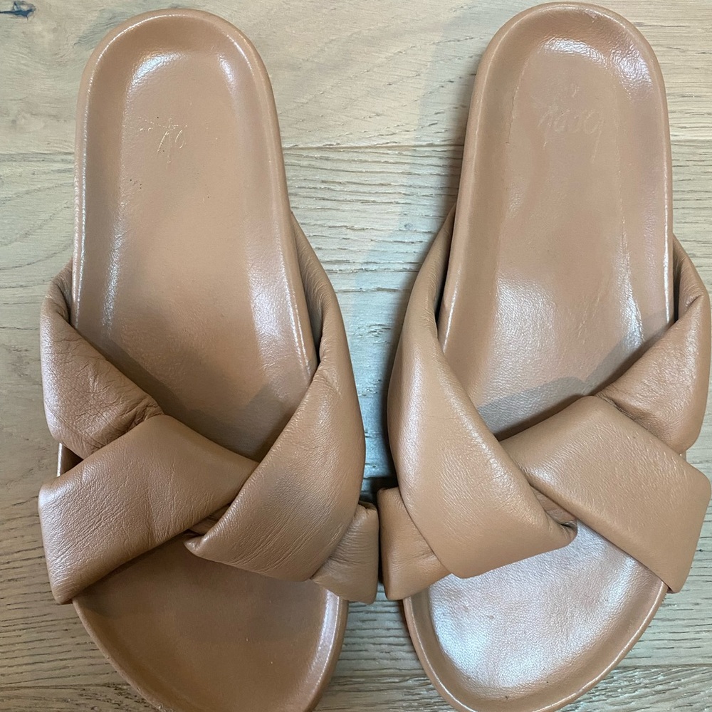 Beek Sandals